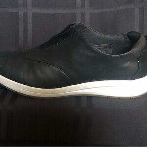 Revere Chicago Women's Slip-On Casual Sneaker Shoe Black Size:12